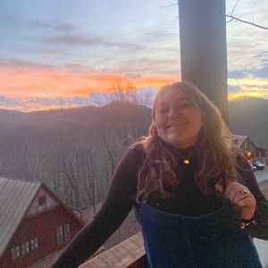 Meet your Posher, Emily